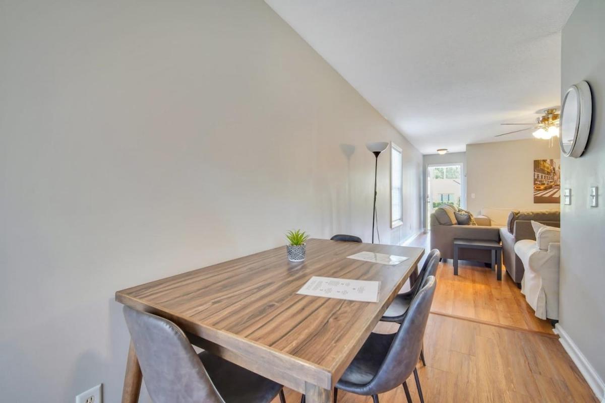 Charming Gray Home- 5 Mins From Gsu! Statesboro Εξωτερικό φωτογραφία