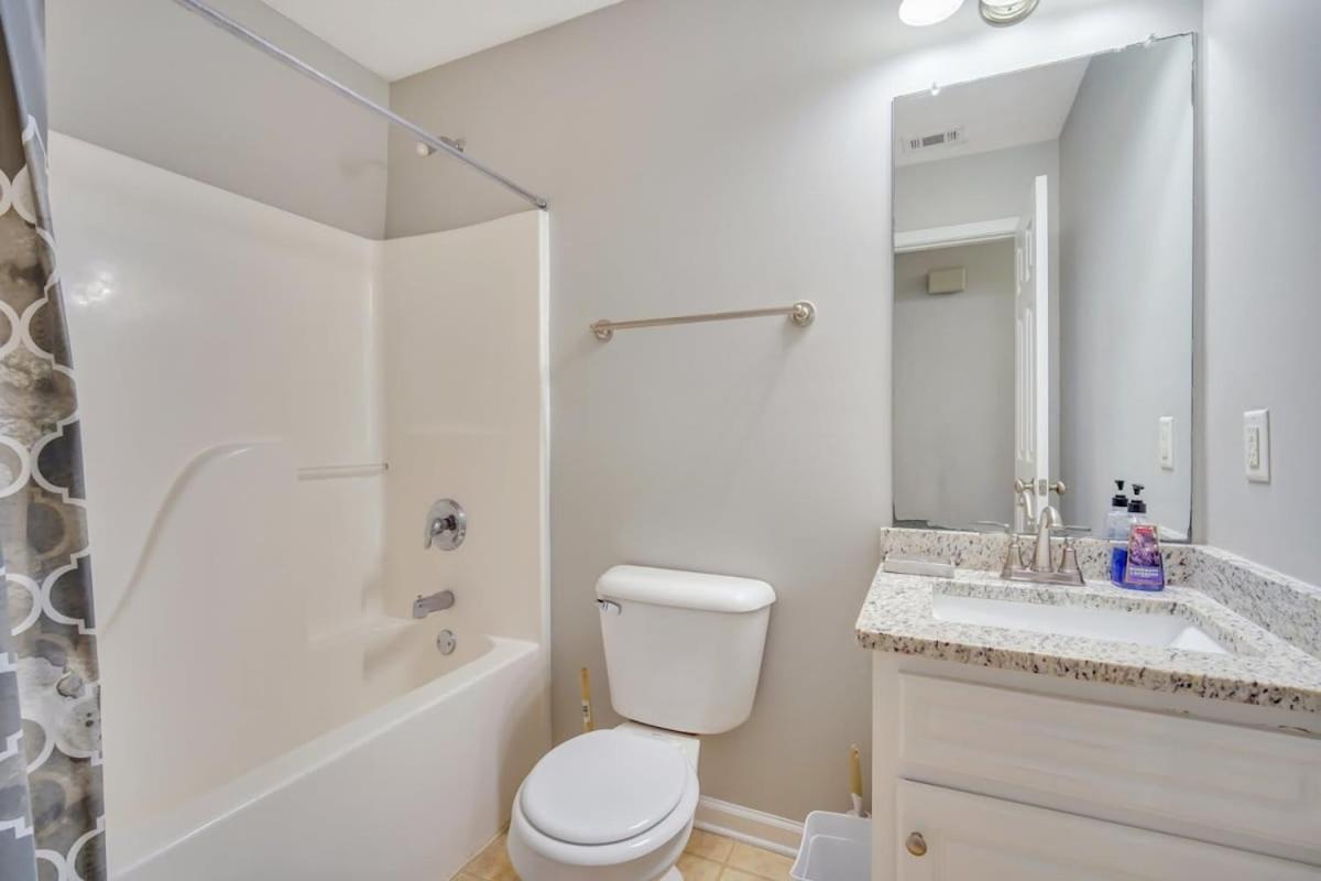 Charming Gray Home- 5 Mins From Gsu! Statesboro Εξωτερικό φωτογραφία