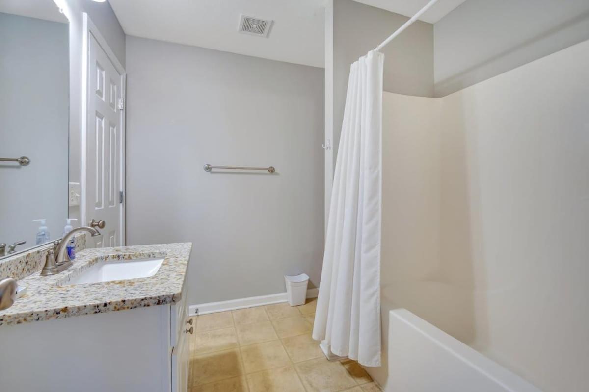 Charming Gray Home- 5 Mins From Gsu! Statesboro Εξωτερικό φωτογραφία