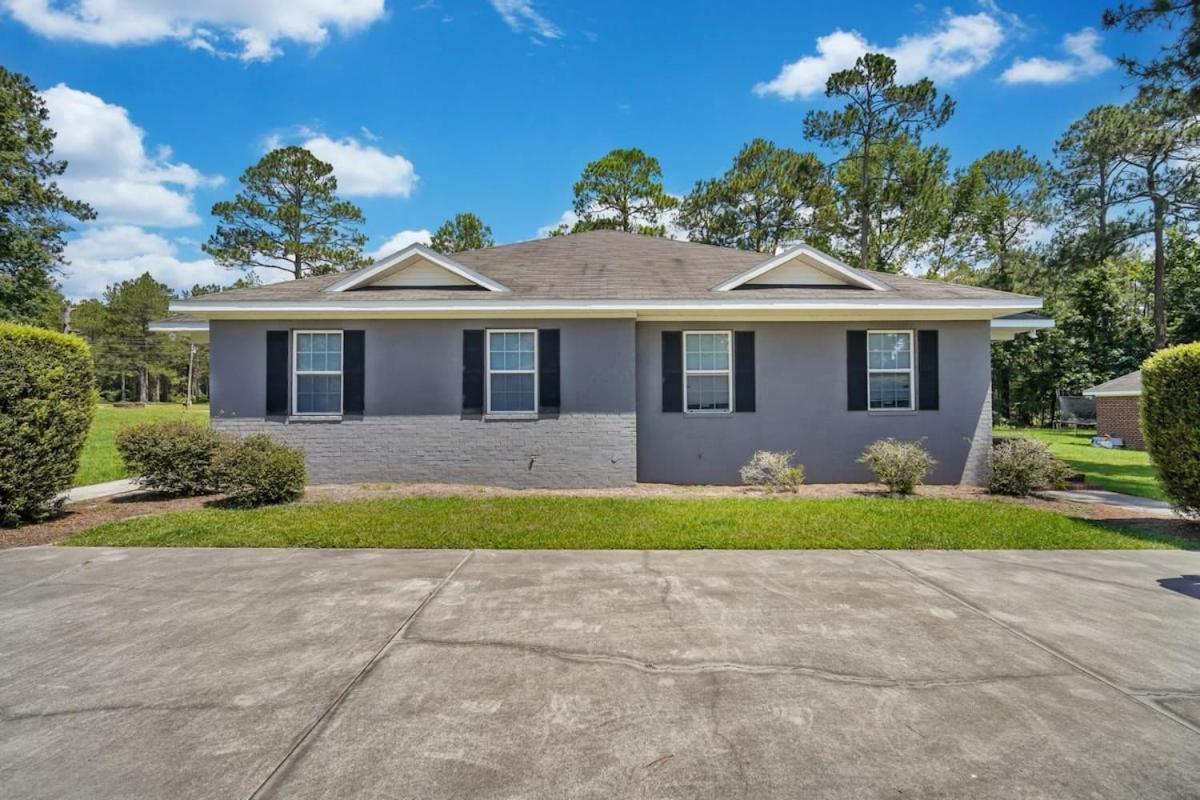 Charming Gray Home- 5 Mins From Gsu! Statesboro Εξωτερικό φωτογραφία