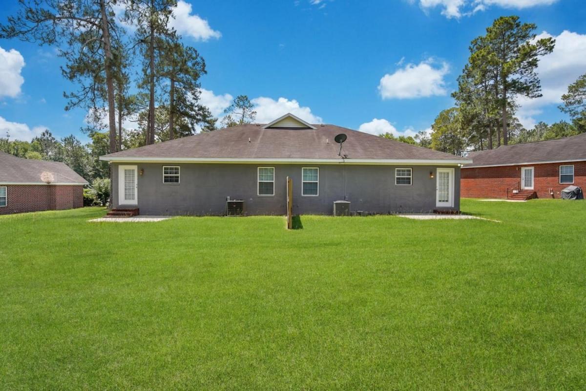 Charming Gray Home- 5 Mins From Gsu! Statesboro Εξωτερικό φωτογραφία