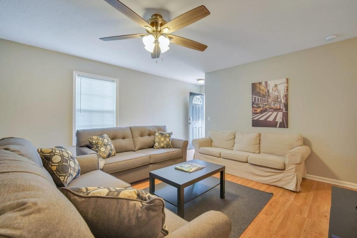 Charming Gray Home- 5 Mins From Gsu! Statesboro Εξωτερικό φωτογραφία