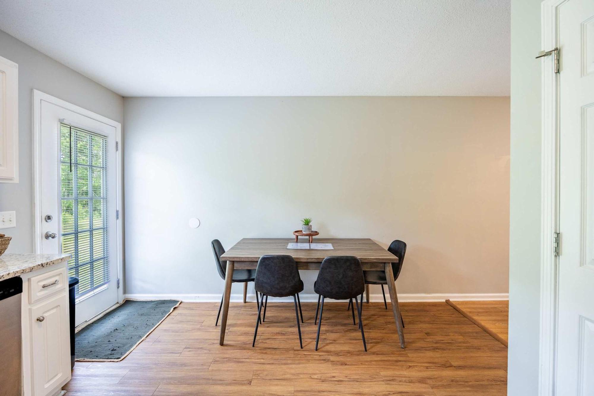 Charming Gray Home- 5 Mins From Gsu! Statesboro Εξωτερικό φωτογραφία