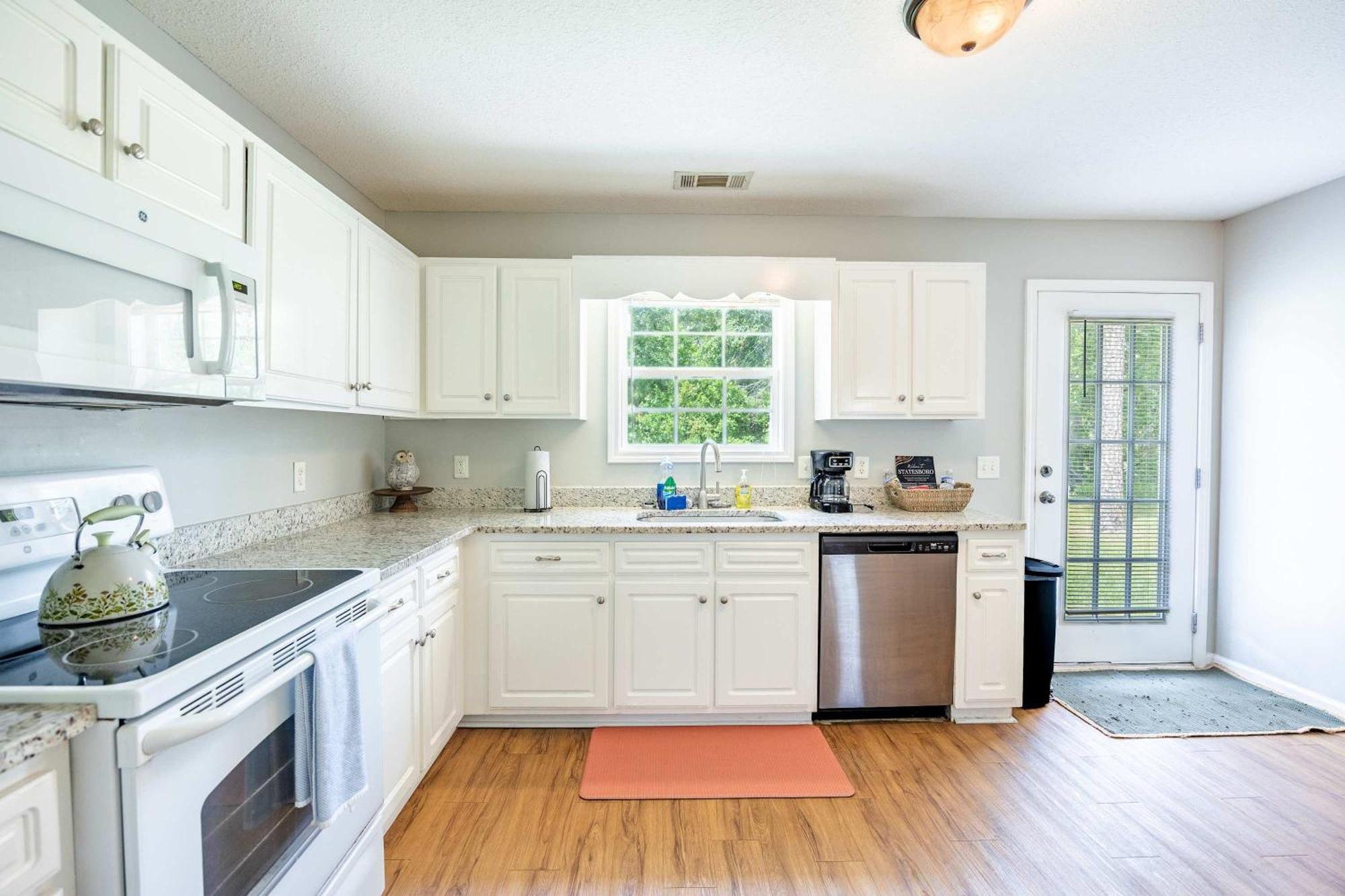 Charming Gray Home- 5 Mins From Gsu! Statesboro Εξωτερικό φωτογραφία