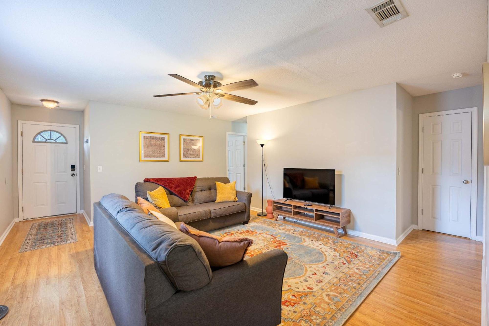 Charming Gray Home- 5 Mins From Gsu! Statesboro Εξωτερικό φωτογραφία