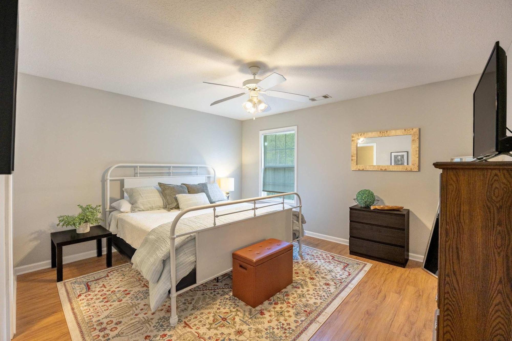 Charming Gray Home- 5 Mins From Gsu! Statesboro Εξωτερικό φωτογραφία